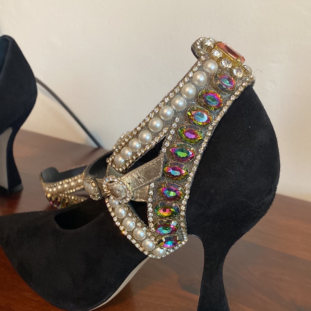 Fabulous black suede pumps. NWOT , never worn. Stunning detachable jeweled cuff. - Picture 2 of 8